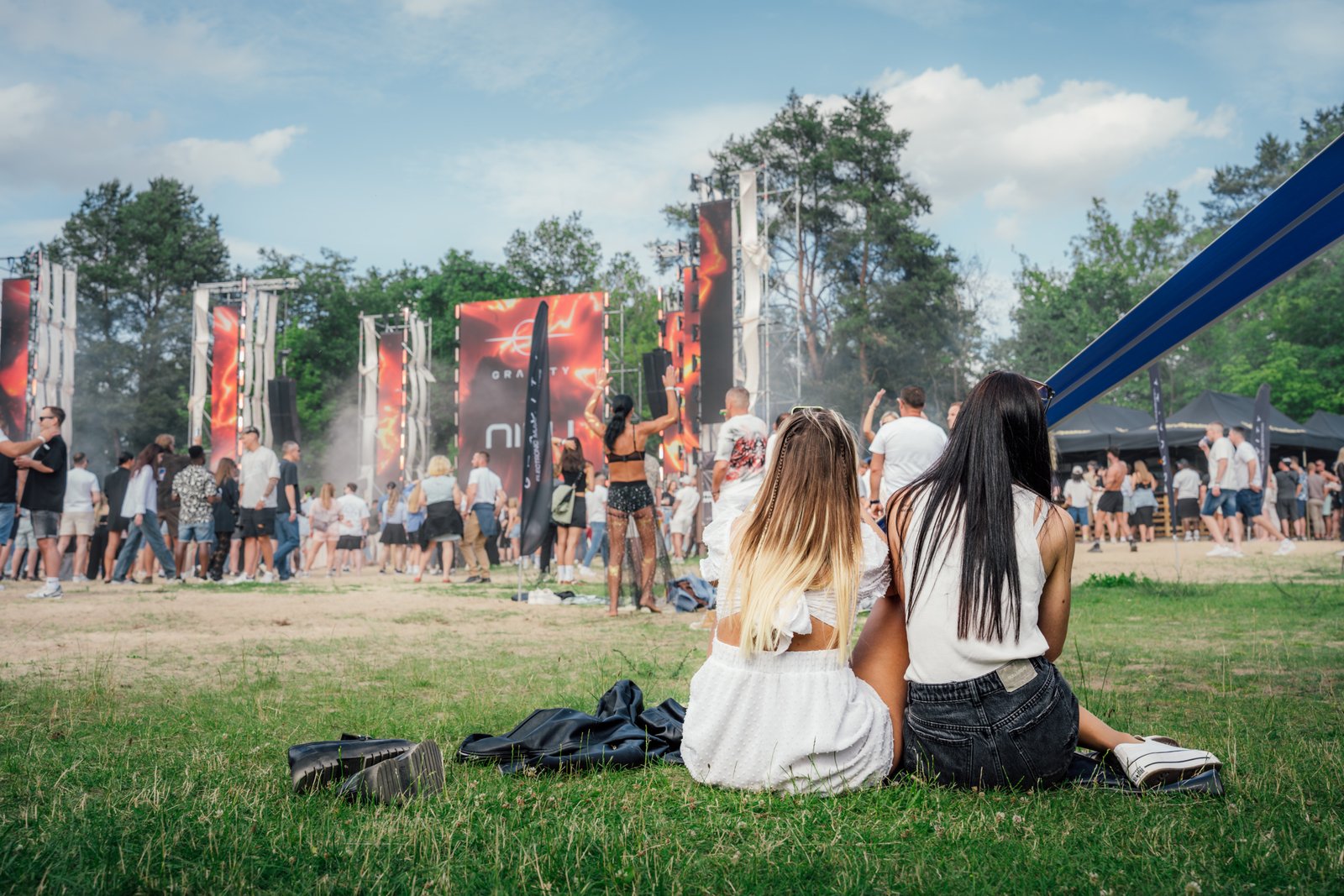 gravity beach festival 2025 daytime crowd amosphere in vilnius lithuania