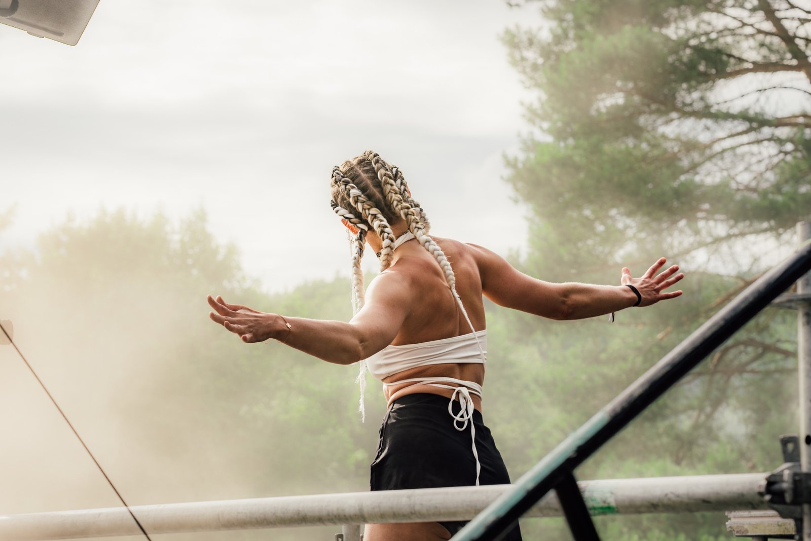 gravity beach festival 2025 main stage dancer performing in vilnius