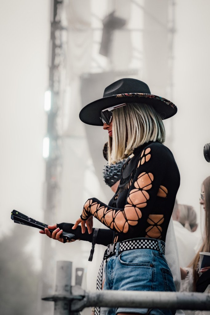 gravity beach festival 2025 stage performance dancing show in vilnius lithuania